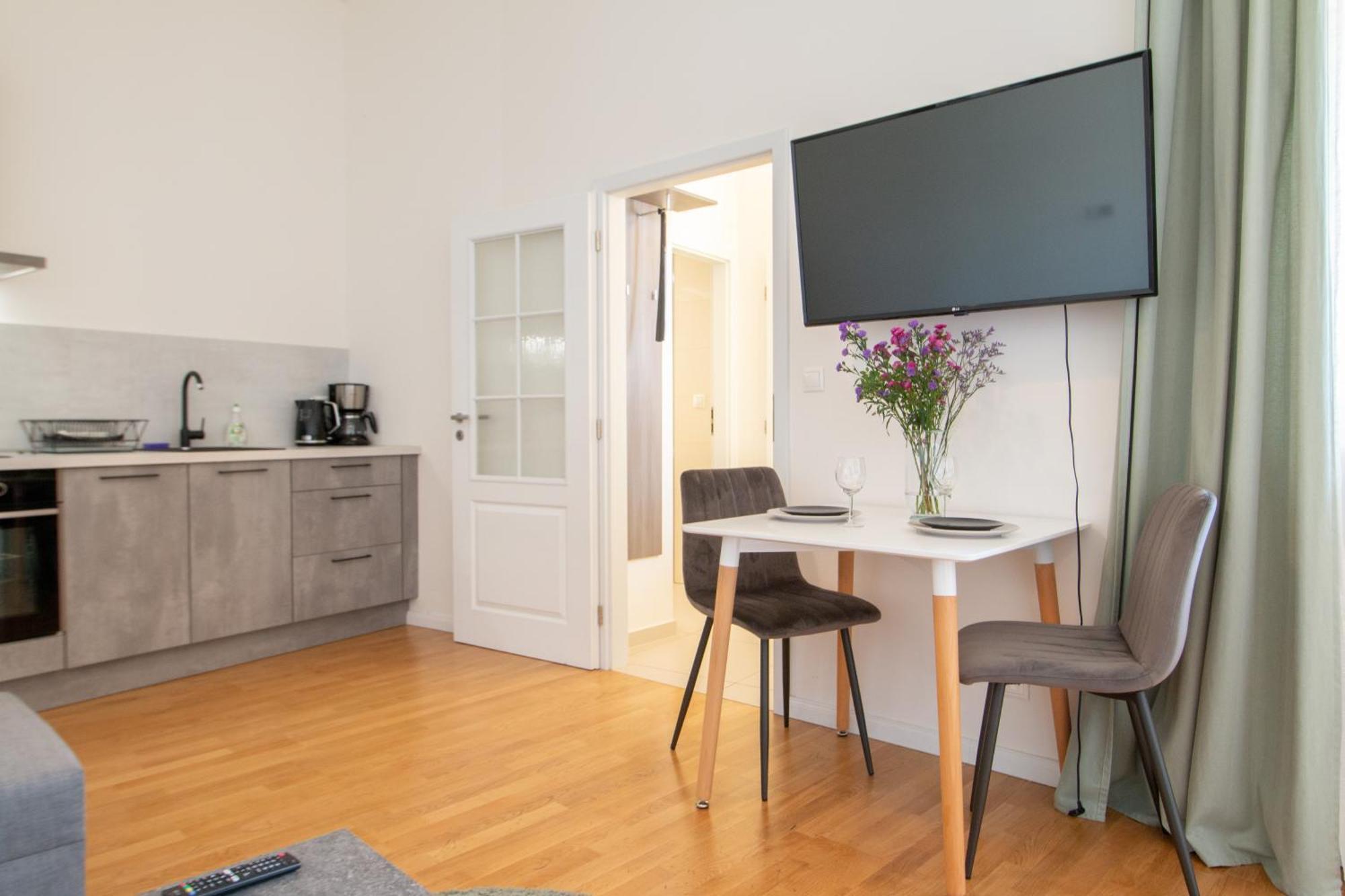 Stay Inn Apartments Stepanska Πράγα Εξωτερικό φωτογραφία