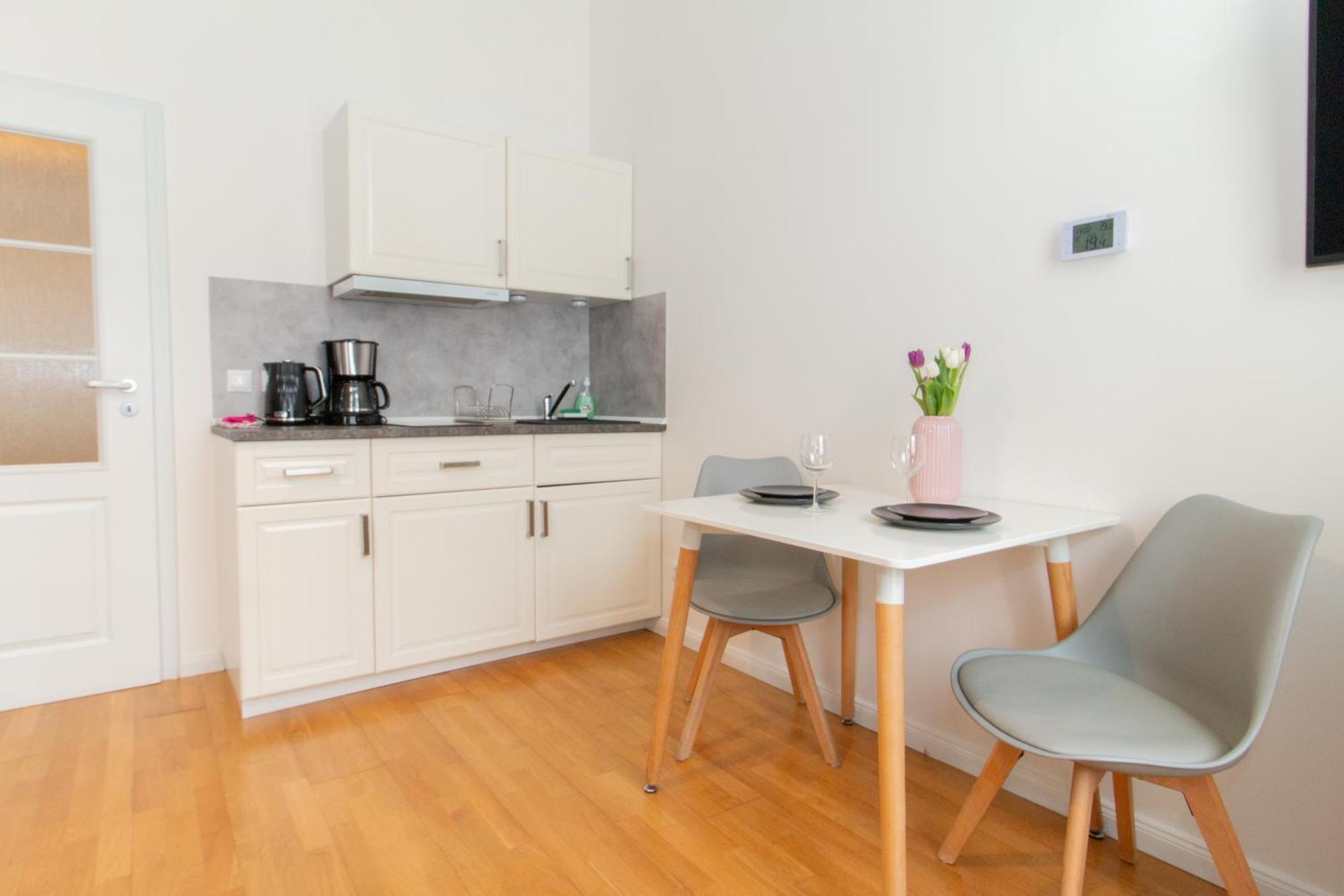 Stay Inn Apartments Stepanska Πράγα Εξωτερικό φωτογραφία