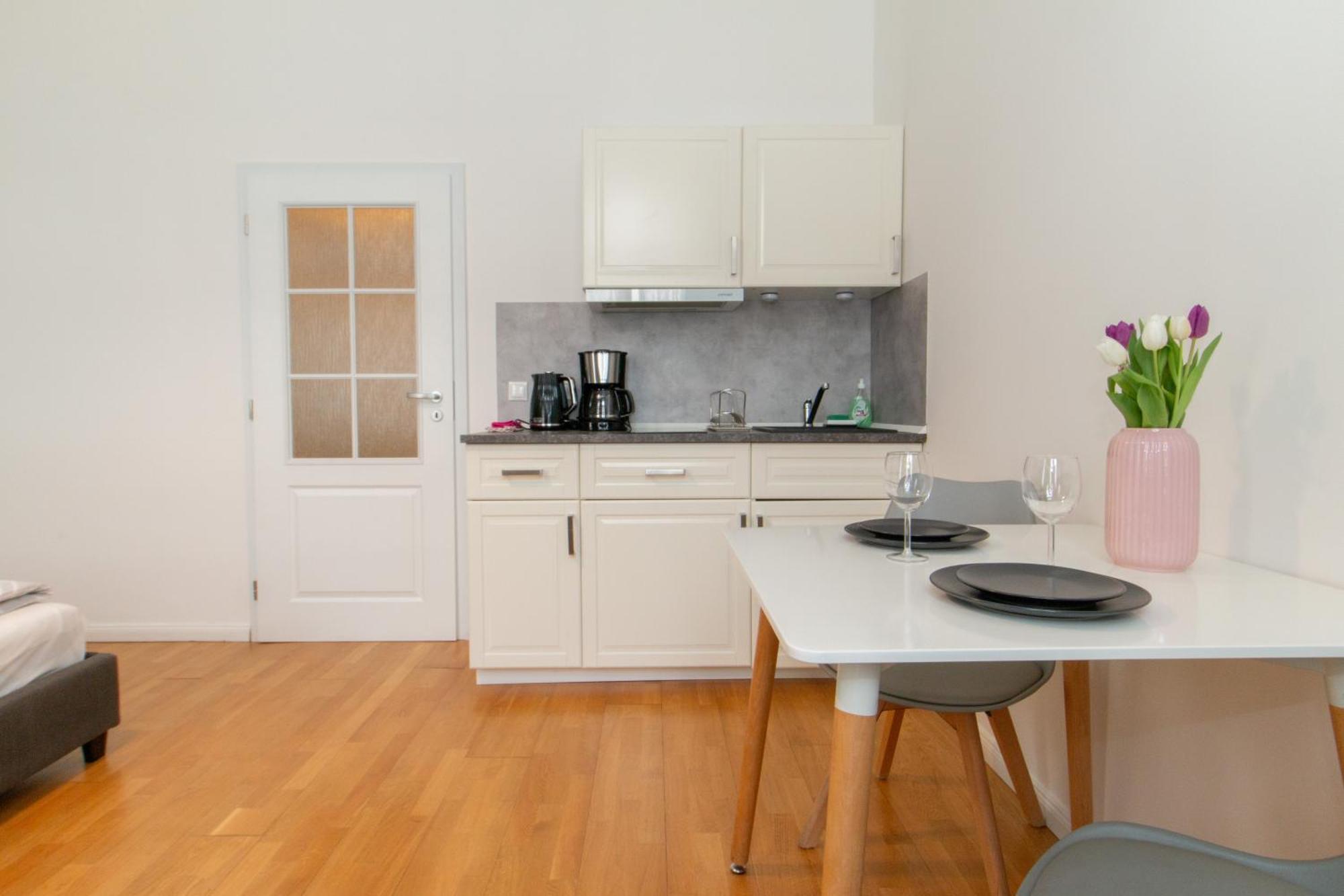 Stay Inn Apartments Stepanska Πράγα Εξωτερικό φωτογραφία