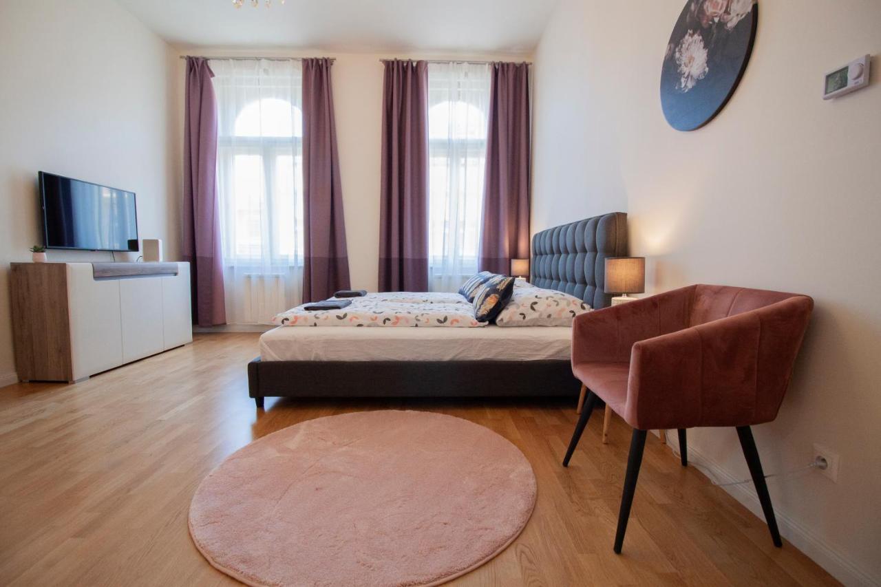 Stay Inn Apartments Stepanska Πράγα Εξωτερικό φωτογραφία